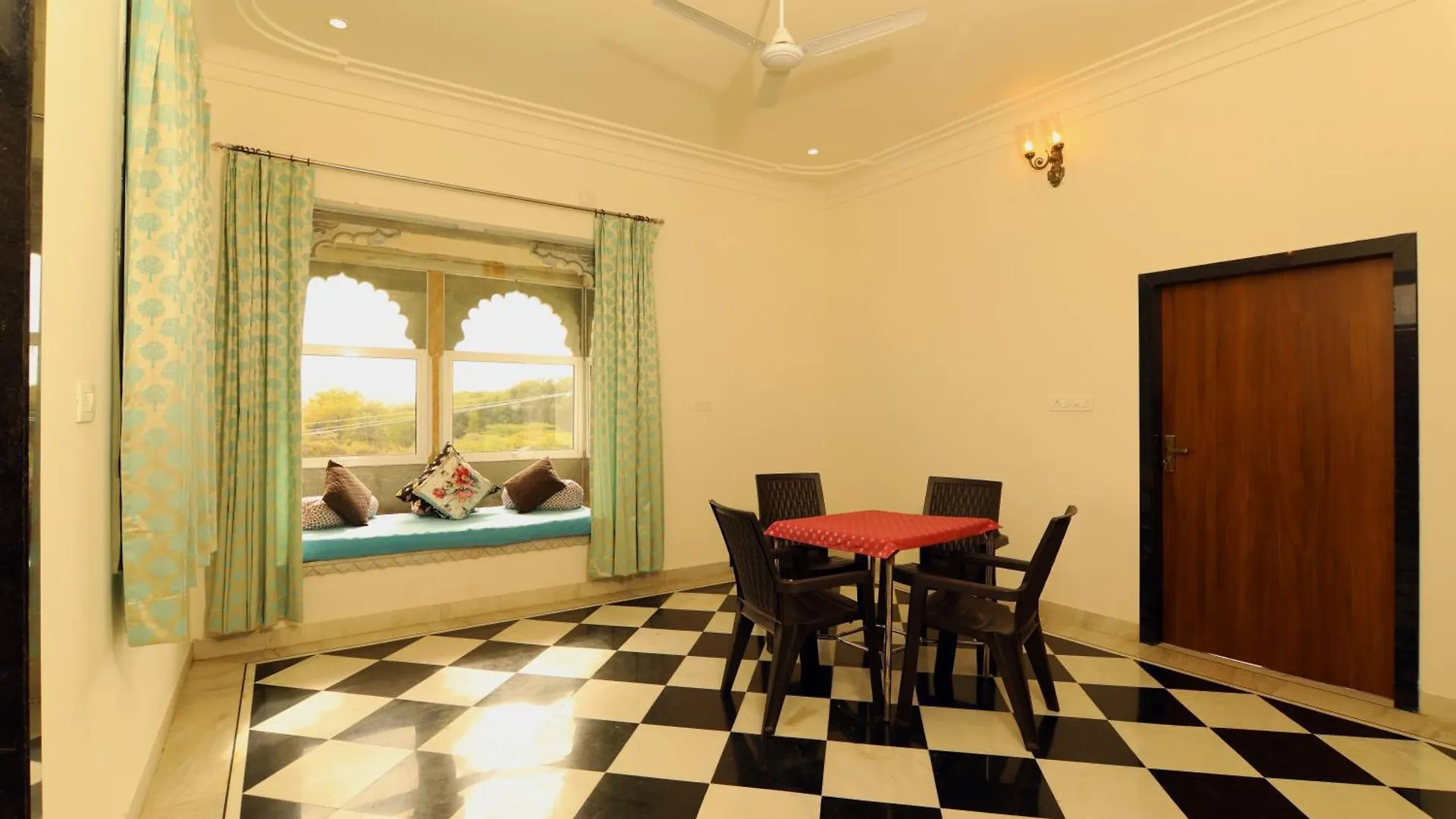*** Hotel Boheda Villa, Udaipur India